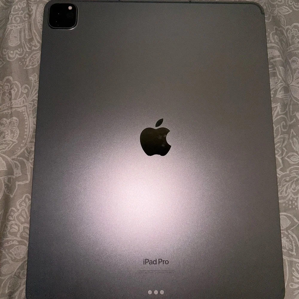Apple IPad 12.9” 6TH Gen